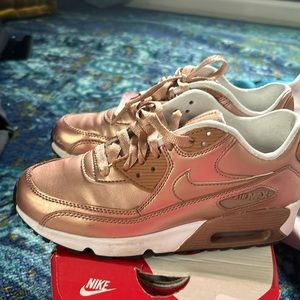 Nike Air Max 90 Youth Size 4 Used with Box Red Brinze( Rose gold)